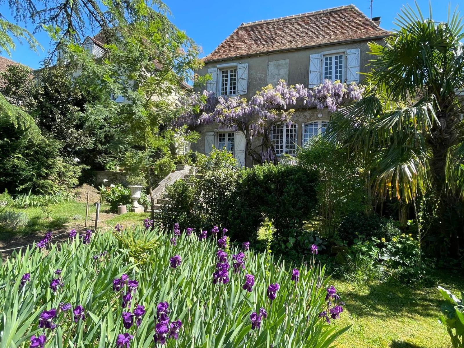 Jardin Des Remparts Bed and Breakfast Orthez Exteriör bild