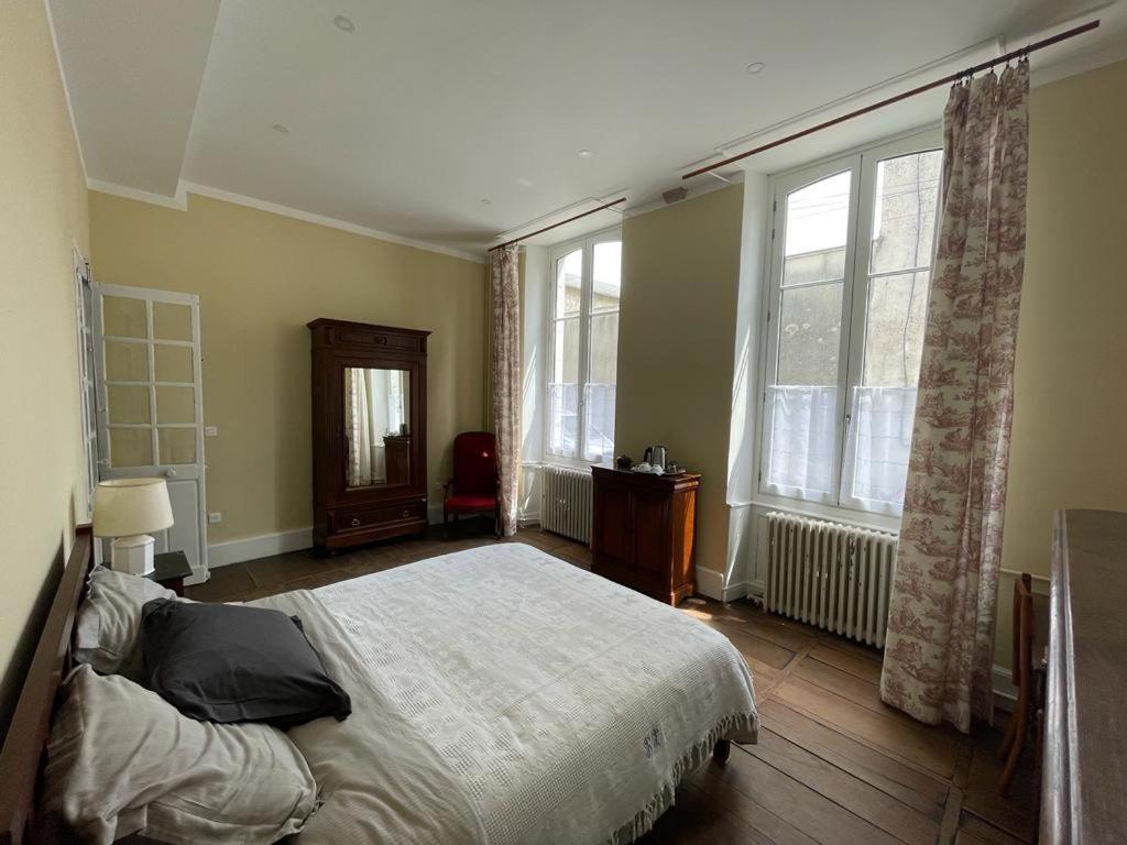 Jardin Des Remparts Bed and Breakfast Orthez Exteriör bild